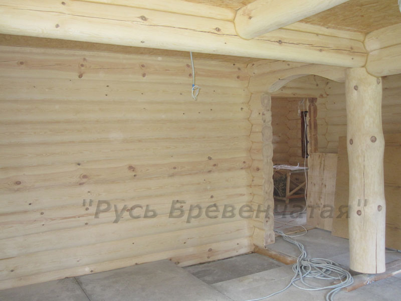Medinių sienų šlifavimas iš bulgarų