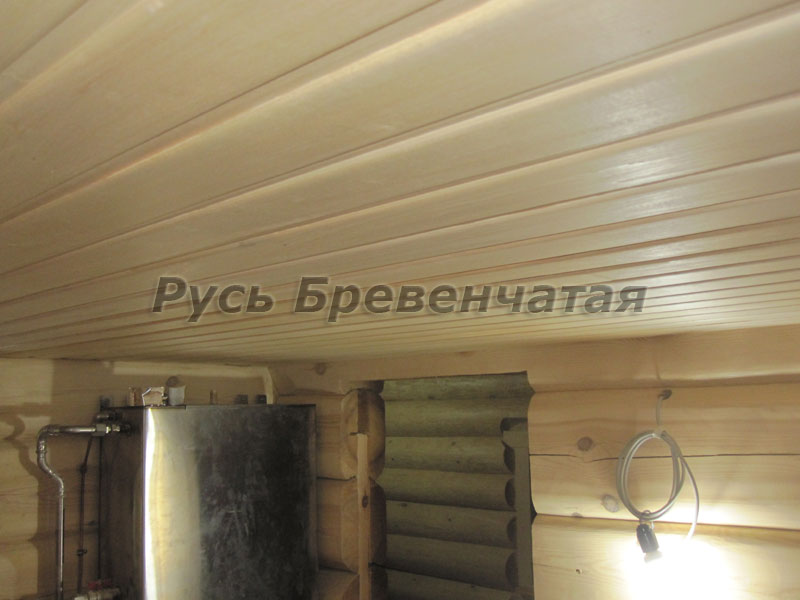 Потолок в бревенчатой бане